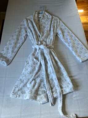 Calvin Klein Cream Plush Logo Hooded Robe